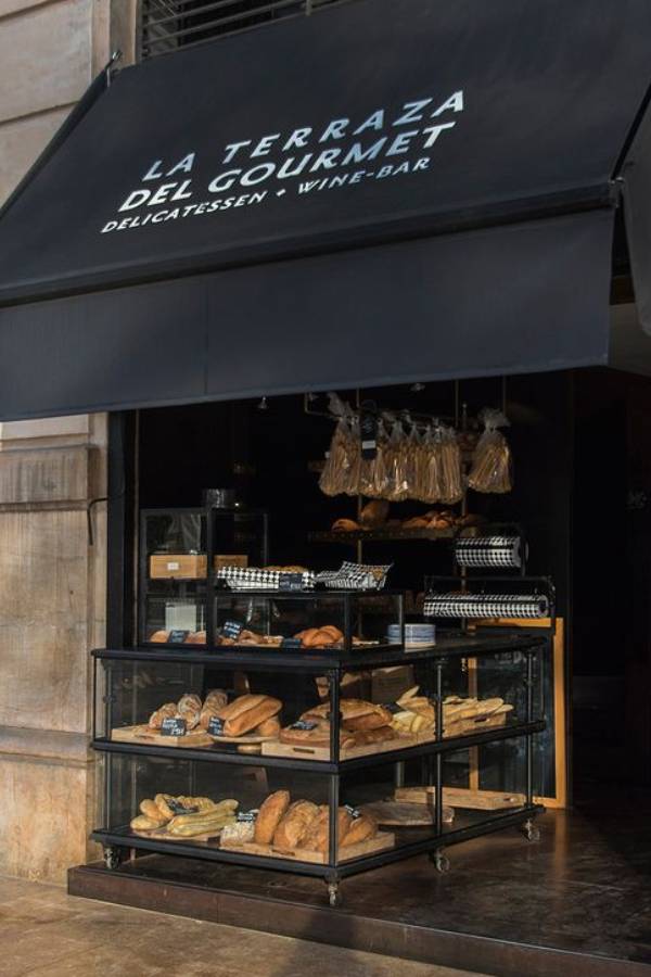 puesto de pan en la terraza del gourmet